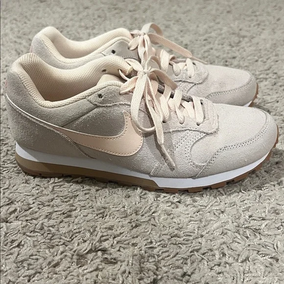 Nike Sneakers - Picture 2 of 6